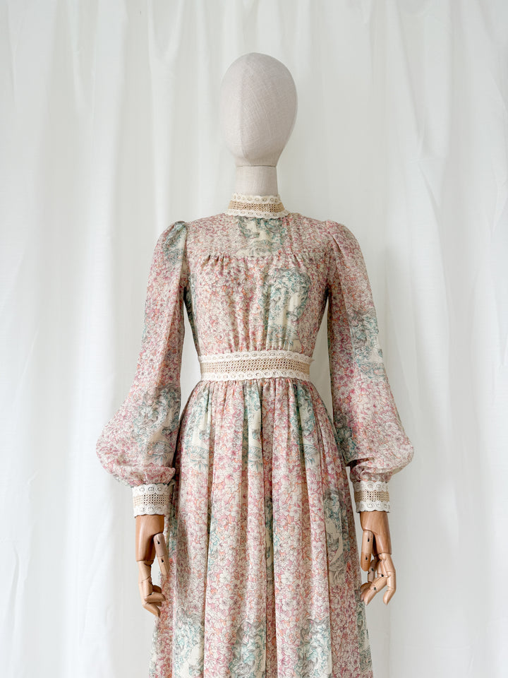 Stunning Rare 1970s Art Nouveau Face Print Cotton Maxi Dress