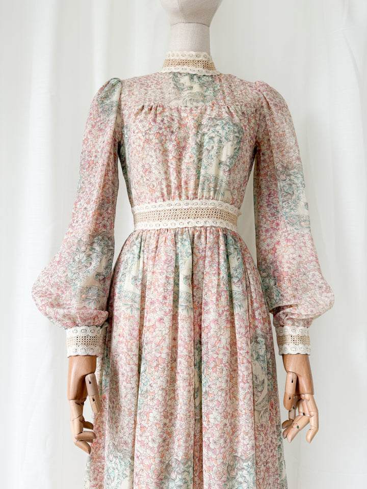 Stunning Rare 1970s Art Nouveau Face Print Cotton Maxi Dress