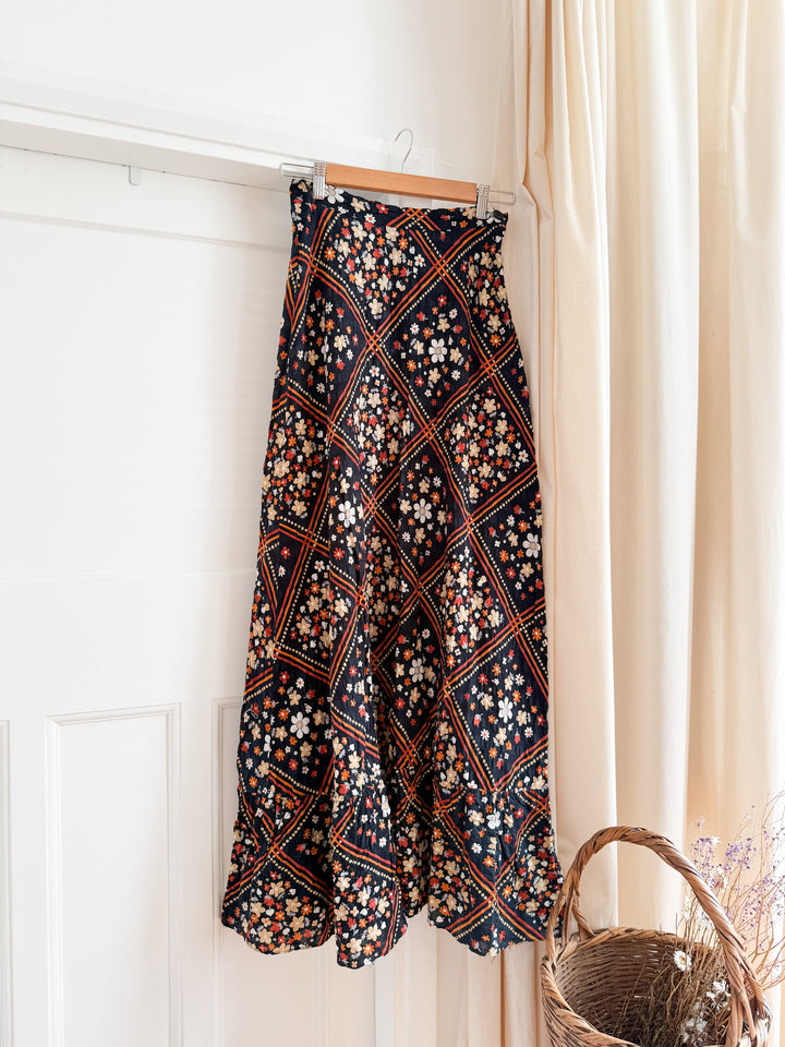 Heavenly 70s Seersucker Cotton Floral Maxi Skirt