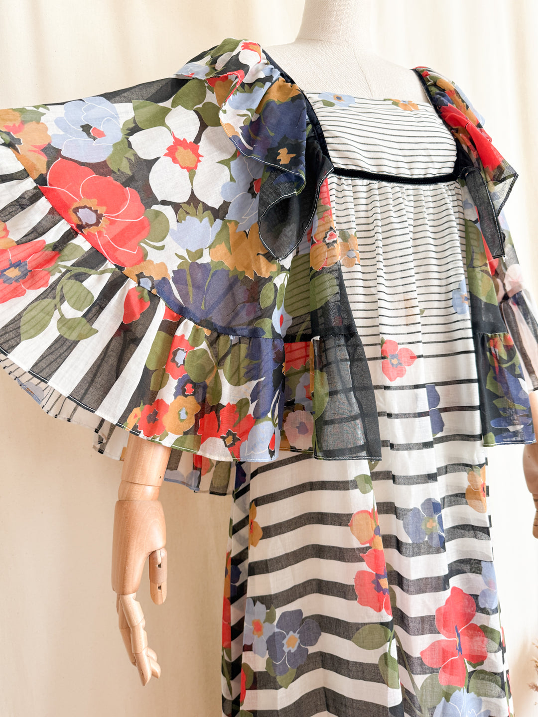 Precious Holy Grail Rare 1970s Gina Fratini for Fiona Dresses Cotton Angel Sleeve Maxi Dress