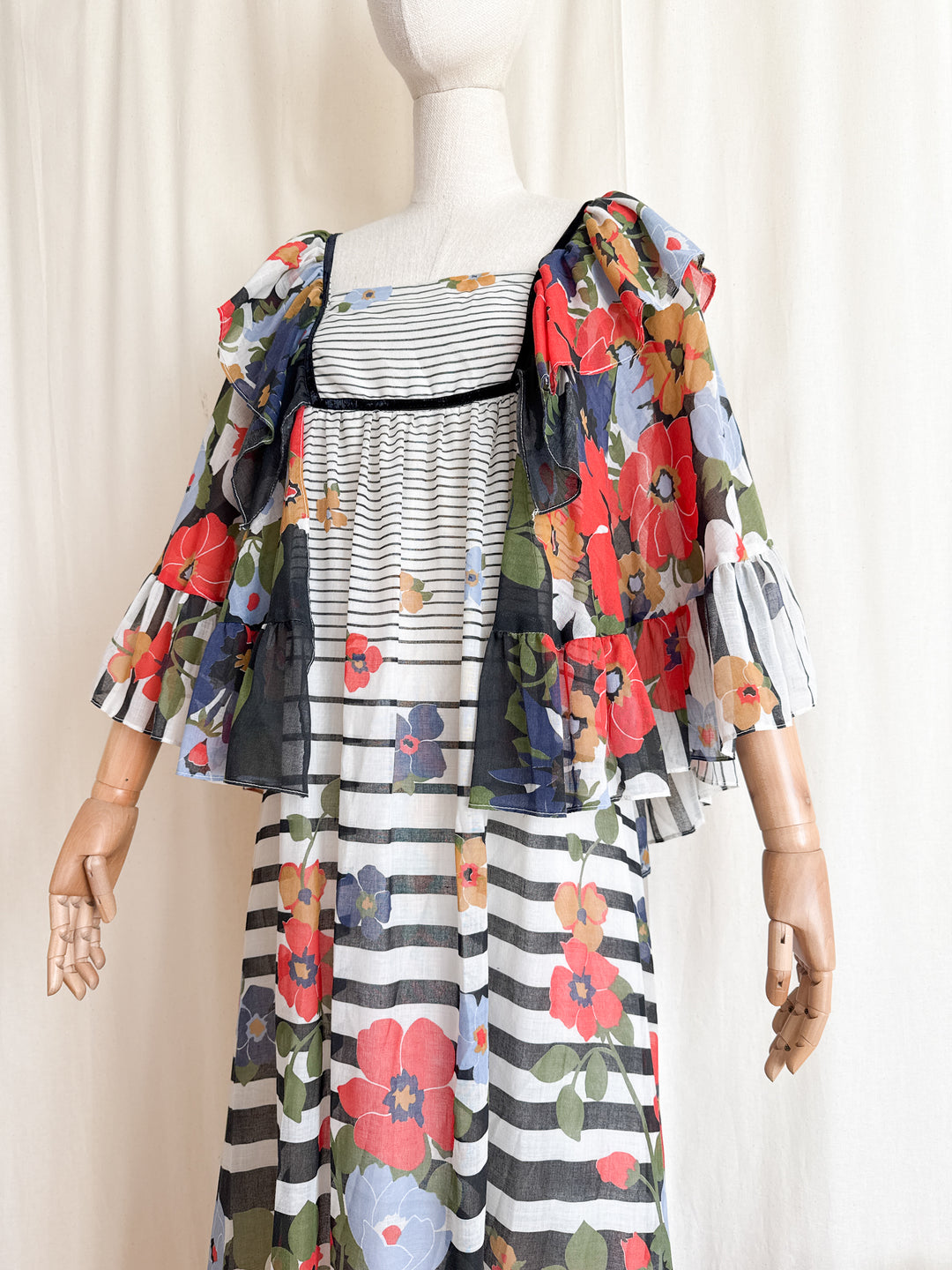 Precious Holy Grail Rare 1970s Gina Fratini for Fiona Dresses Cotton Angel Sleeve Maxi Dress