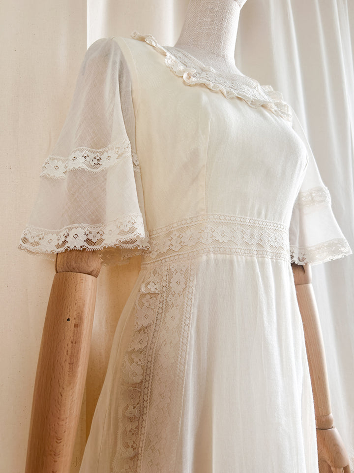 Beautiful 1970s Cream Cotton and Lace Bohemian Dream Dress