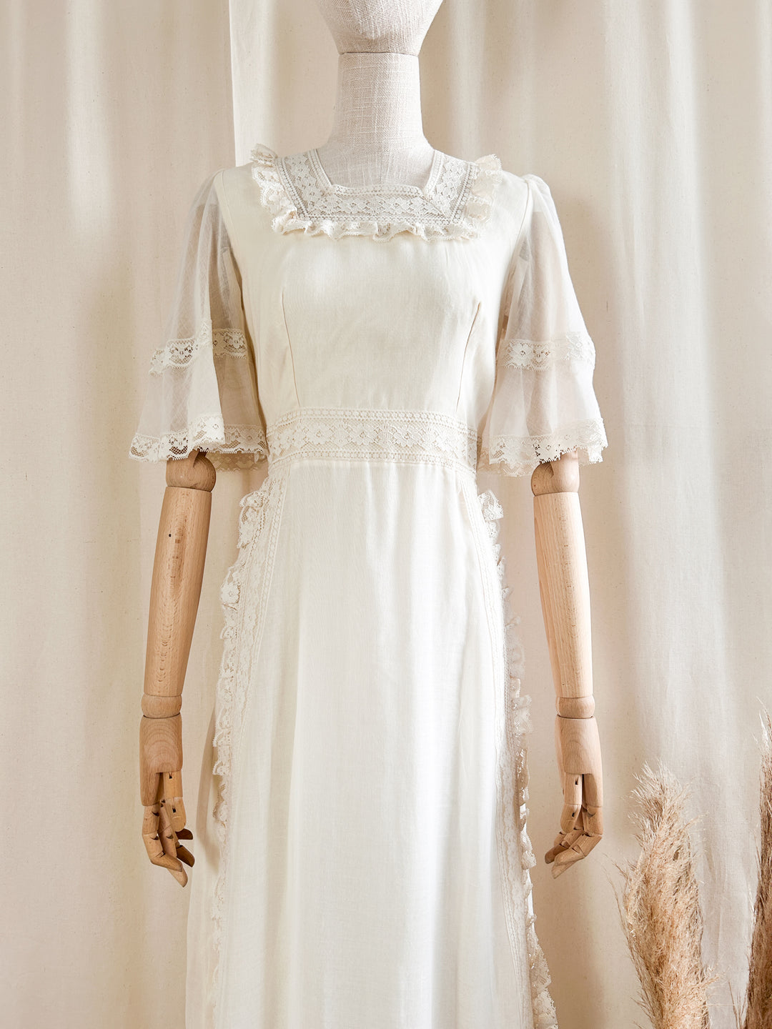 Beautiful 1970s Cream Cotton and Lace Bohemian Dream Dress