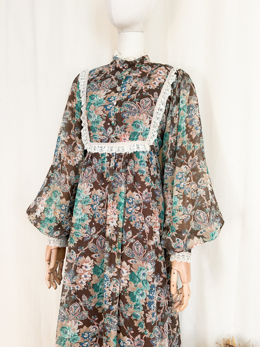 Insanely Beautiful Rare 70s Billowing Sleeve Cotton Floral Prairie Dress