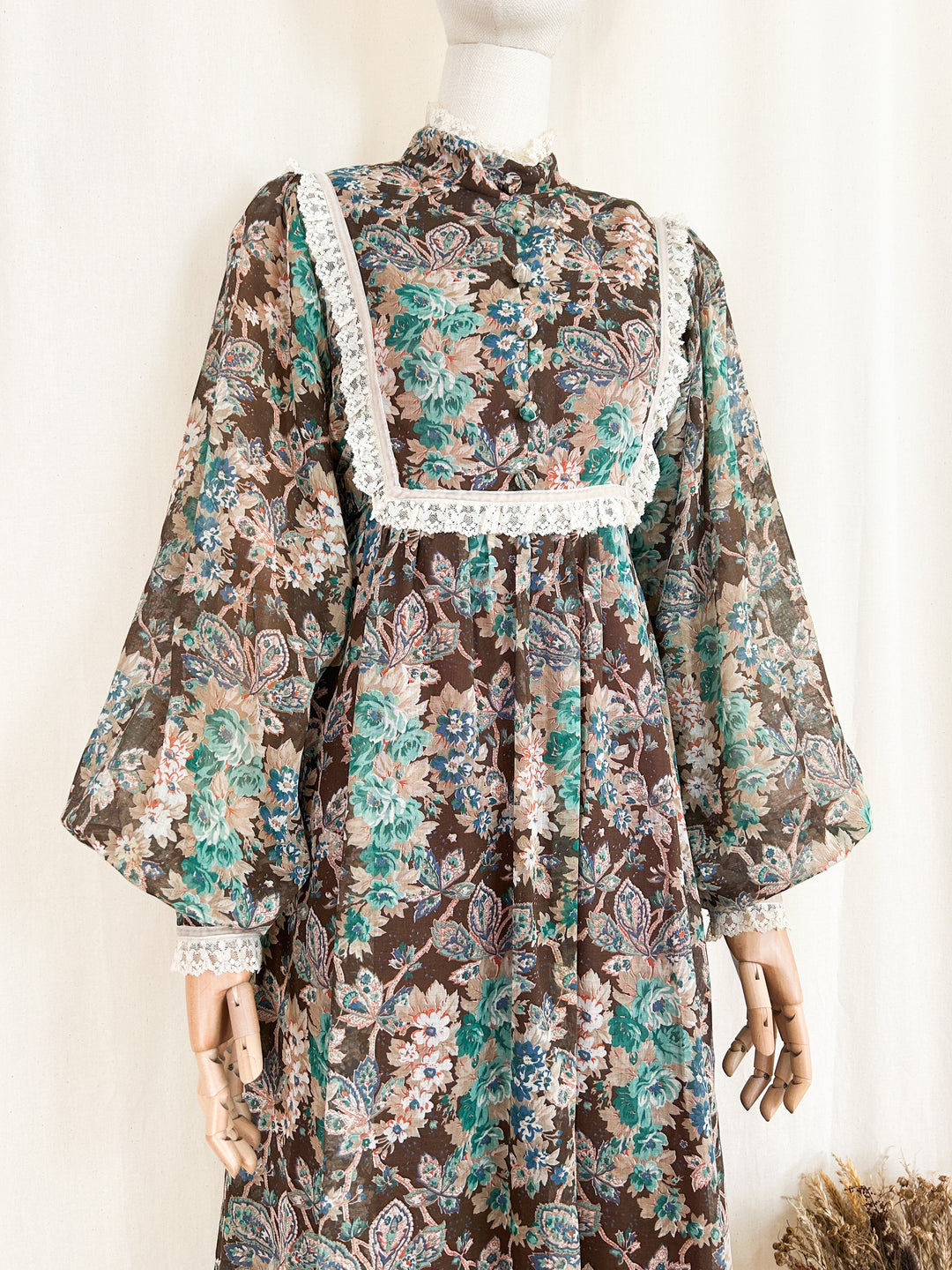 Insanely Beautiful Rare 70s Billowing Sleeve Cotton Floral Prairie Dress