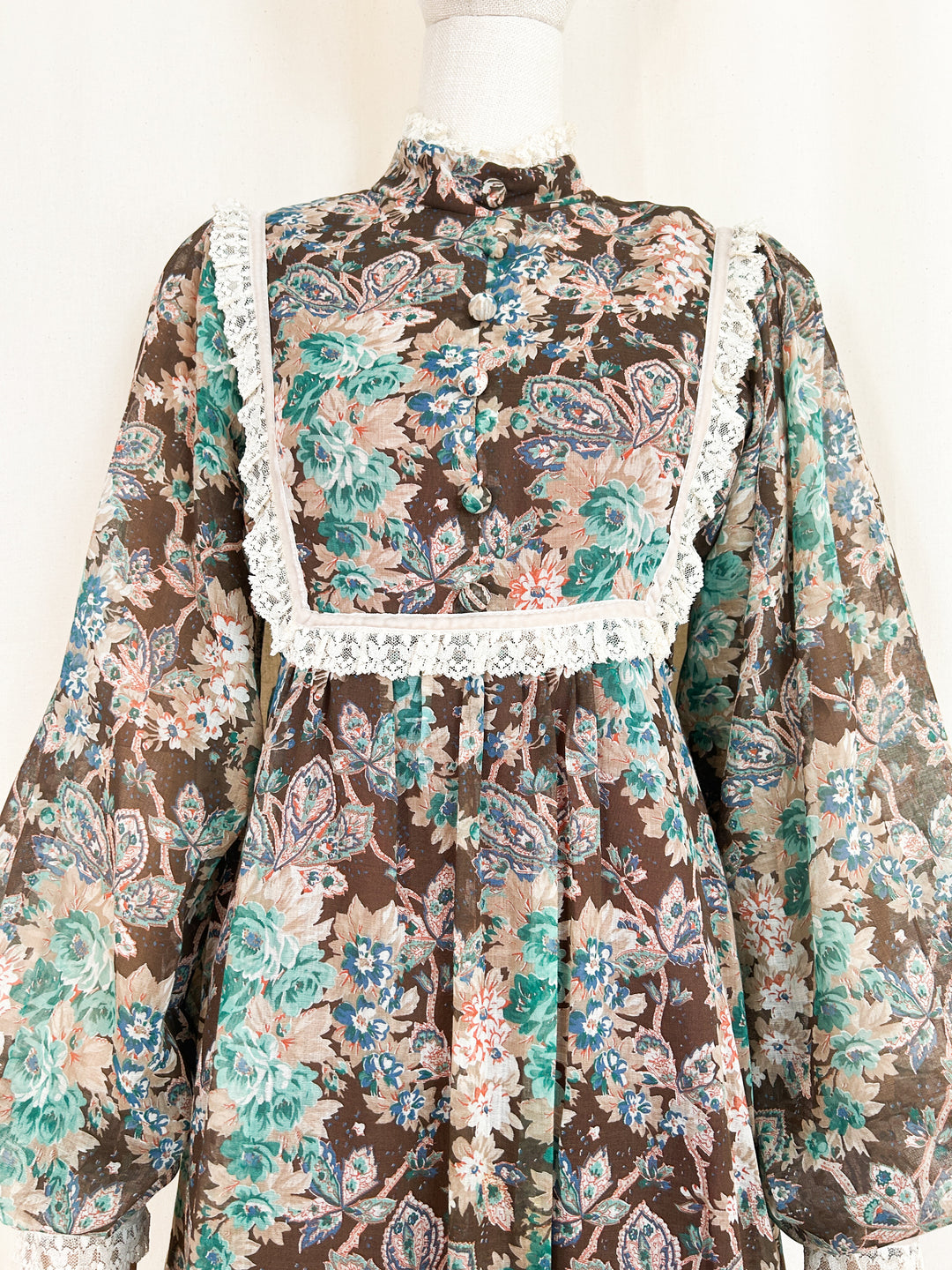 Insanely Beautiful Rare 70s Billowing Sleeve Cotton Floral Prairie Dress