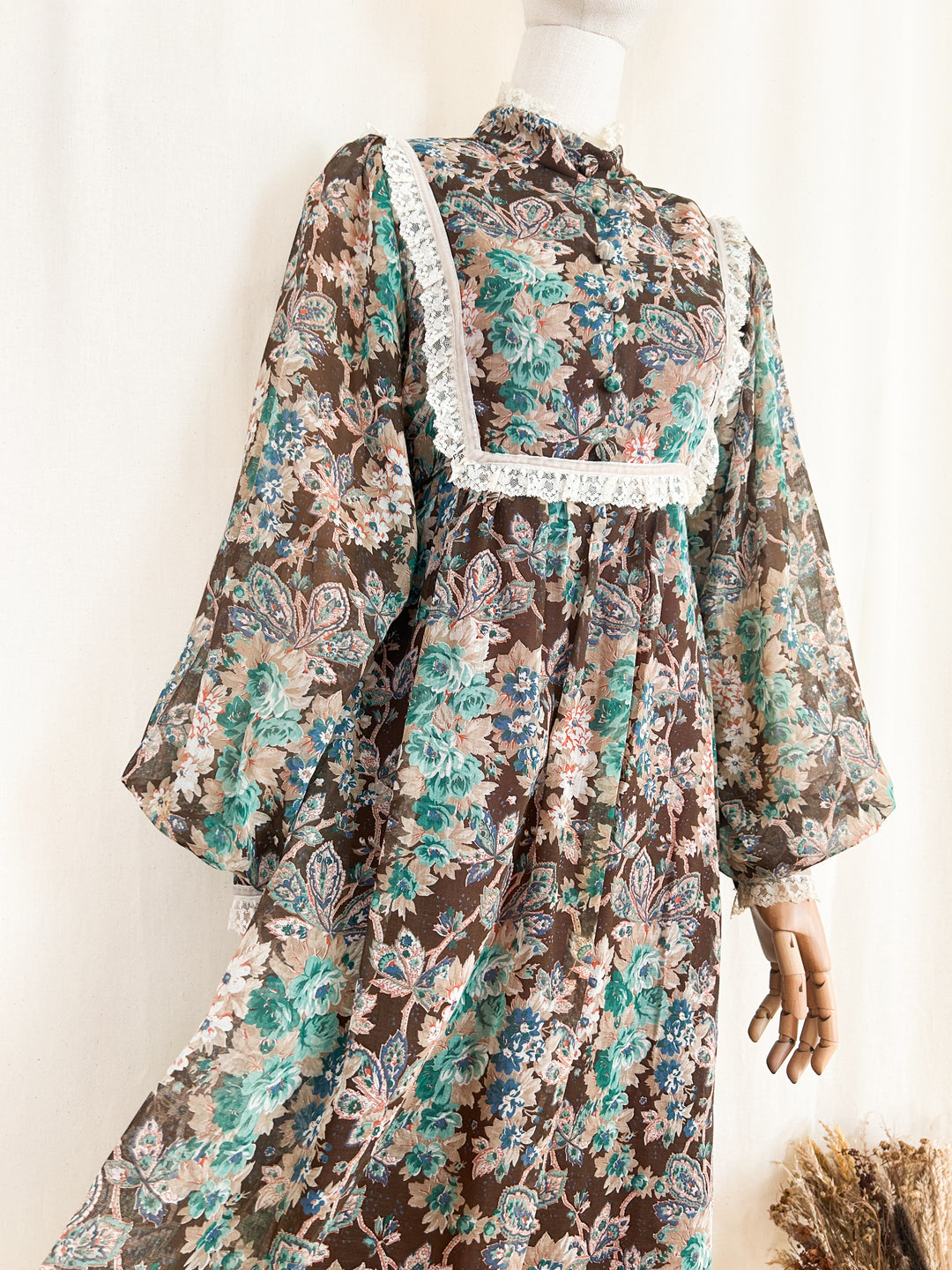 Insanely Beautiful Rare 70s Billowing Sleeve Cotton Floral Prairie Dress