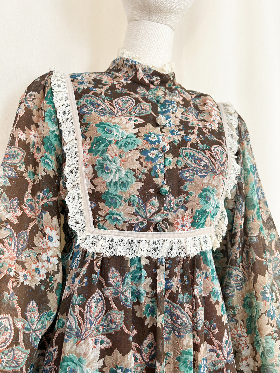 Insanely Beautiful Rare 70s Billowing Sleeve Cotton Floral Prairie Dress