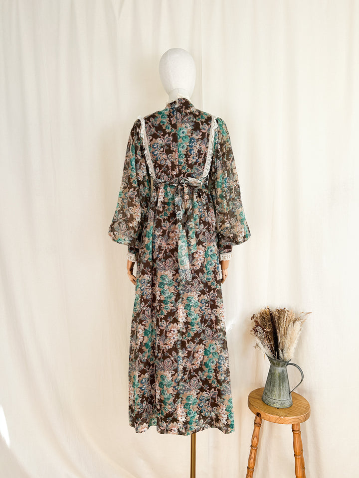 Insanely Beautiful Rare 70s Billowing Sleeve Cotton Floral Prairie Dress