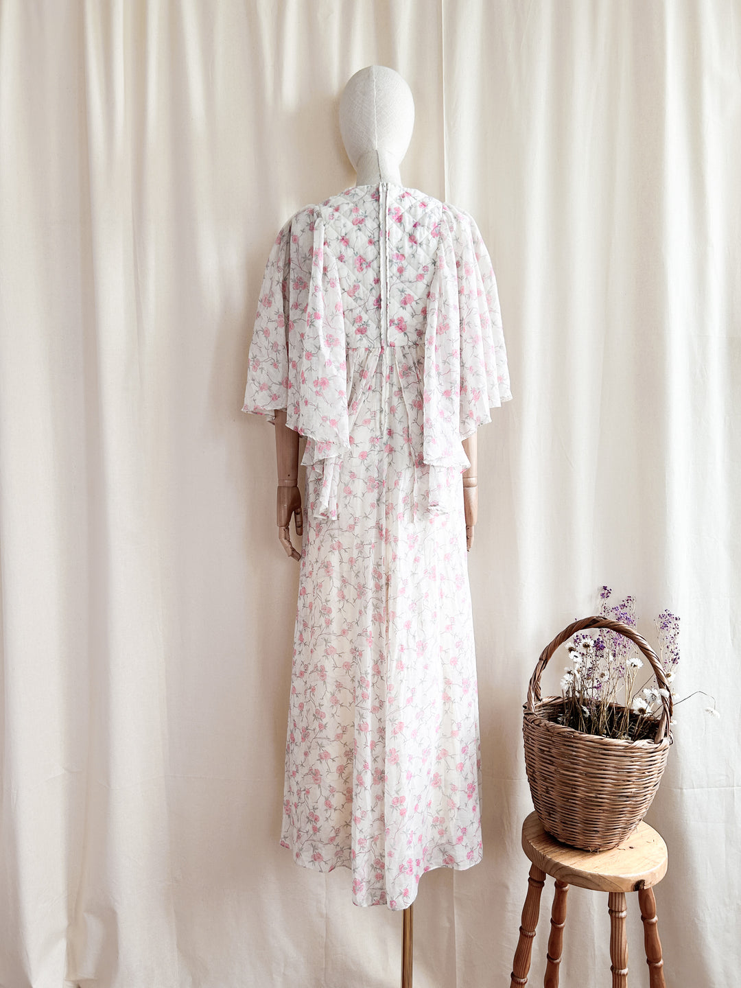 The Aurora ~ absolutely divine rare angel sleeve capelet floral 70s cotton prairie dress