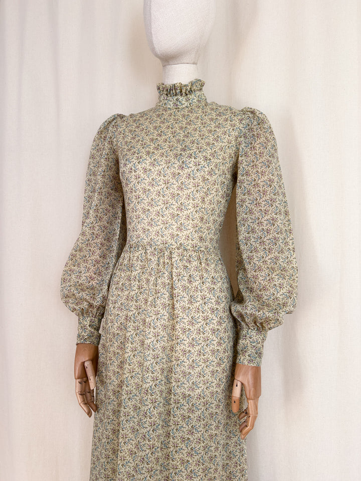 Stunning 70s Delicate Floral Cotton Prairie Maxi Dress