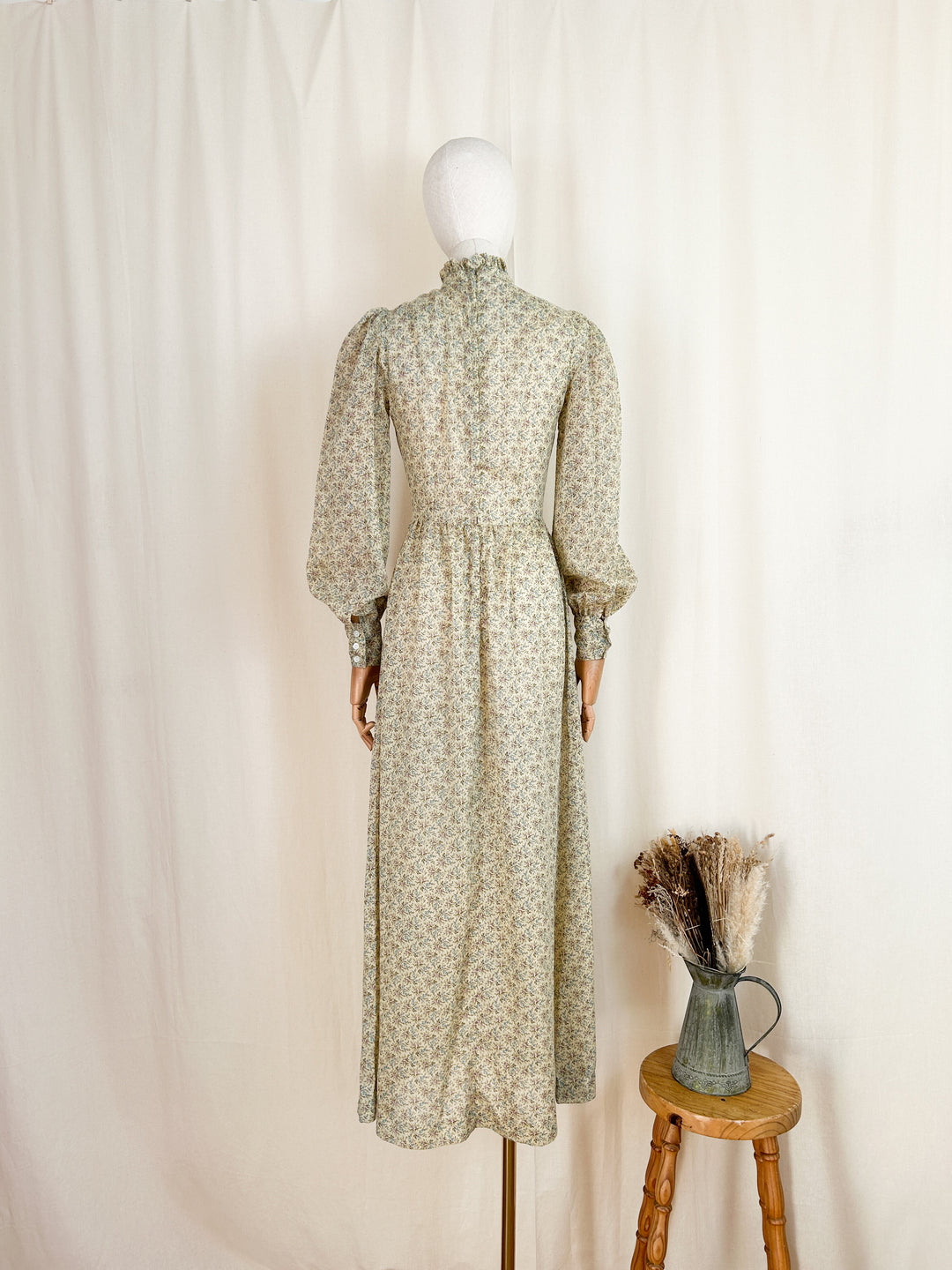 Stunning 70s Delicate Floral Cotton Prairie Maxi Dress