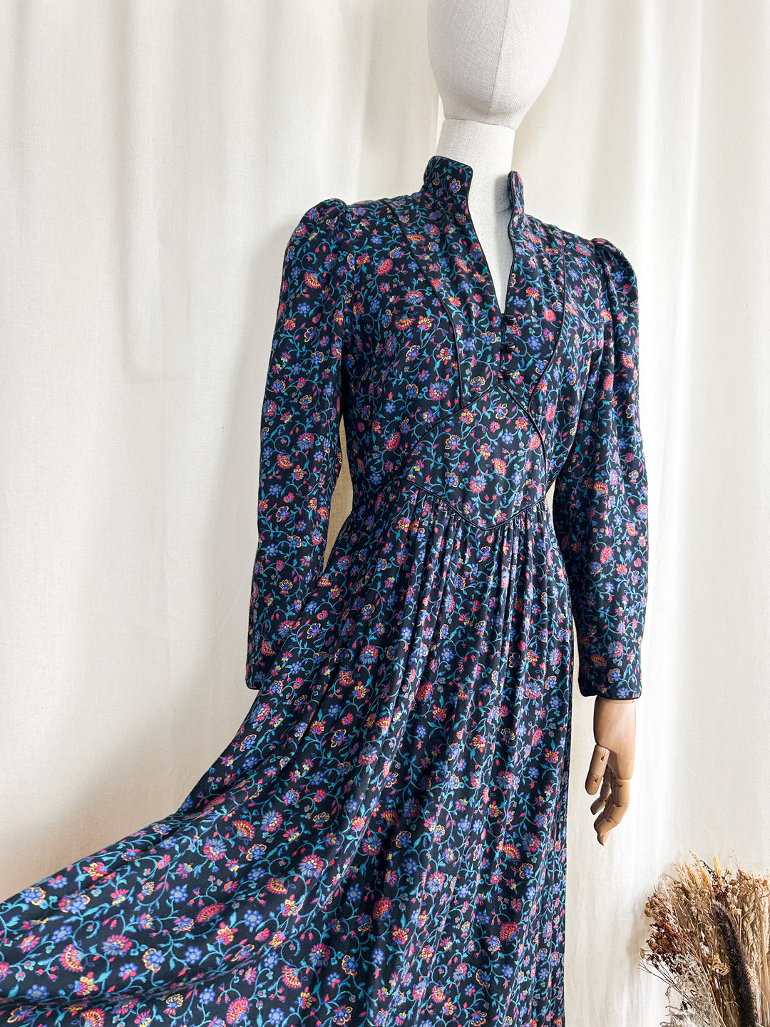 Gorgeous Rare Wool Blend Late 70s Origin Midi Dress