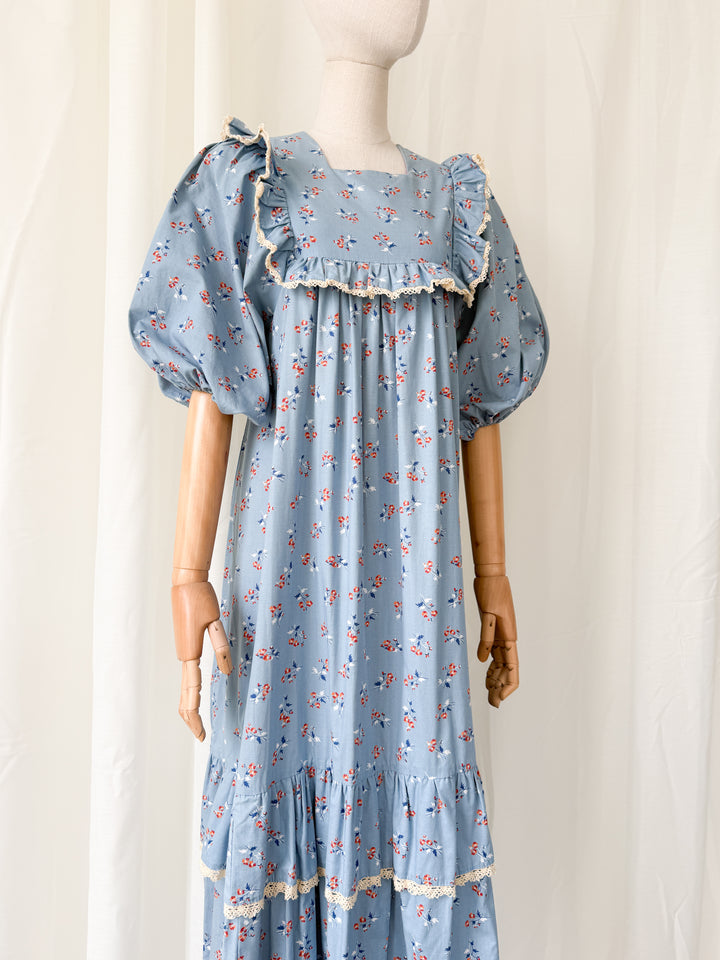 Insanely Beautiful Precious Monet London 1970s Cotton Smock Maxi Dress