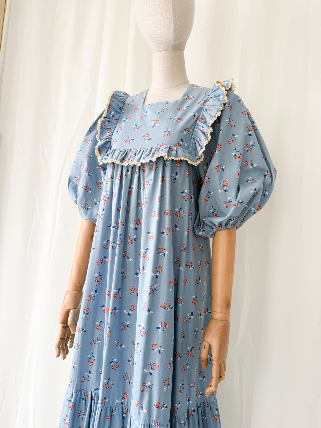 Insanely Beautiful Precious Monet London 1970s Cotton Smock Maxi Dress