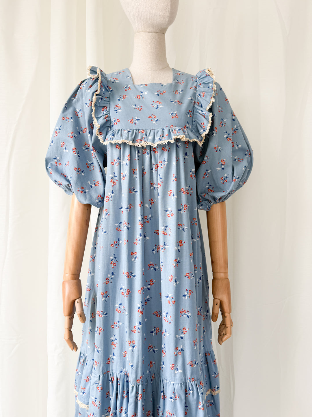 Insanely Beautiful Precious Monet London 1970s Cotton Smock Maxi Dress
