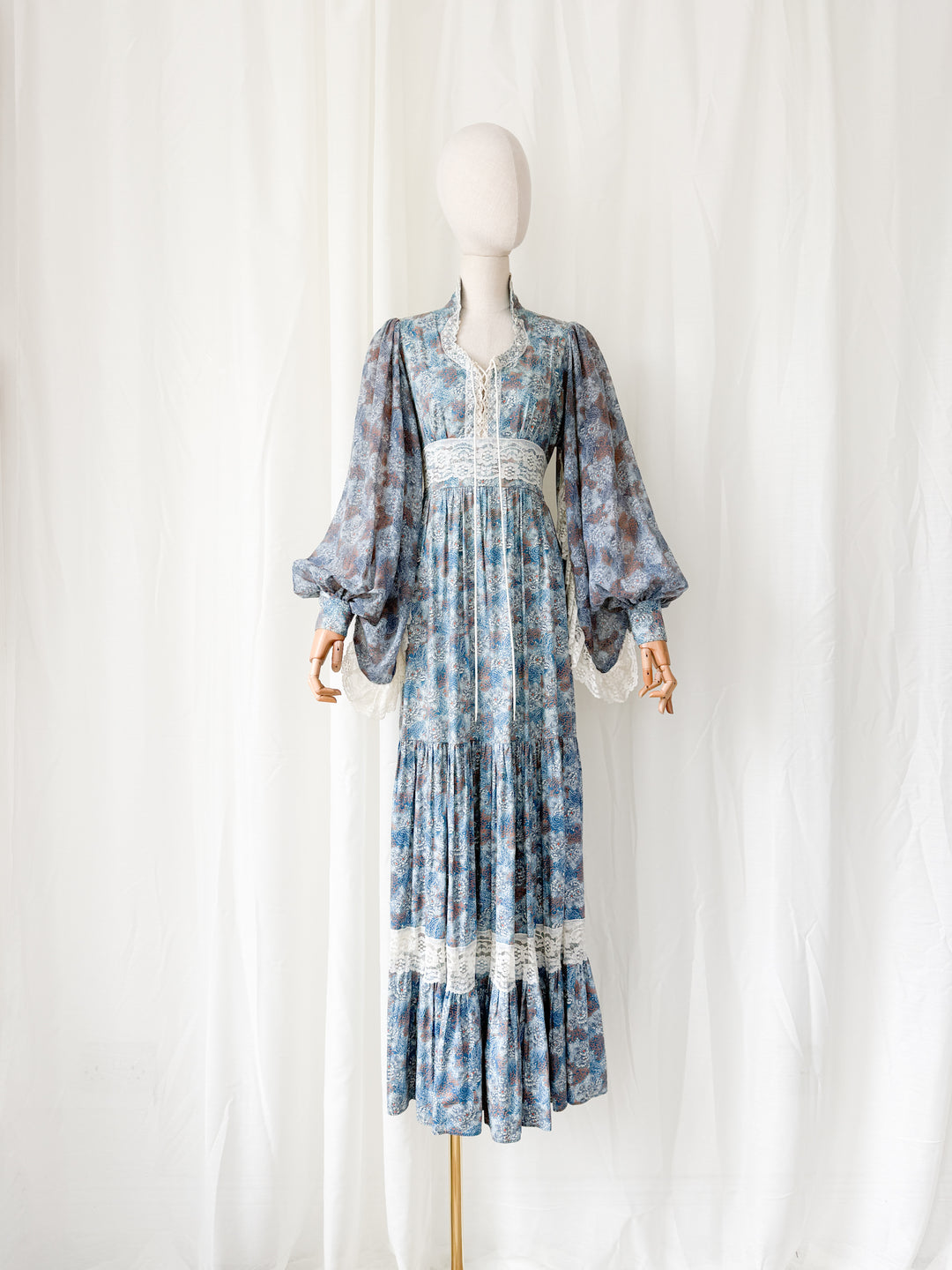 Holy Grail Precious 1970s Bohemian Lace Trimmed Cotton Corset Maxi Dre – The Pansy Garden