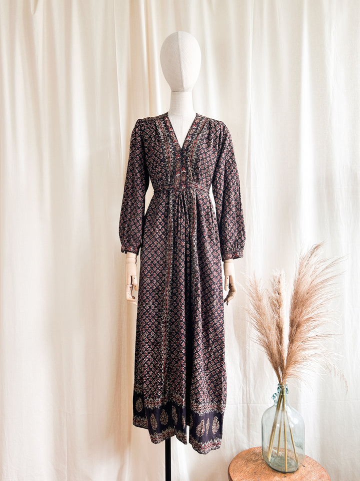 Dreamy Rare 1970s Block Print Interlinks Maxi Dress