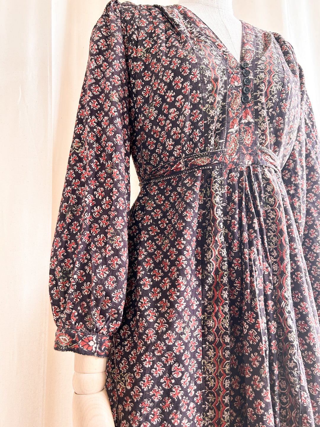 Dreamy Rare 1970s Block Print Interlinks Maxi Dress