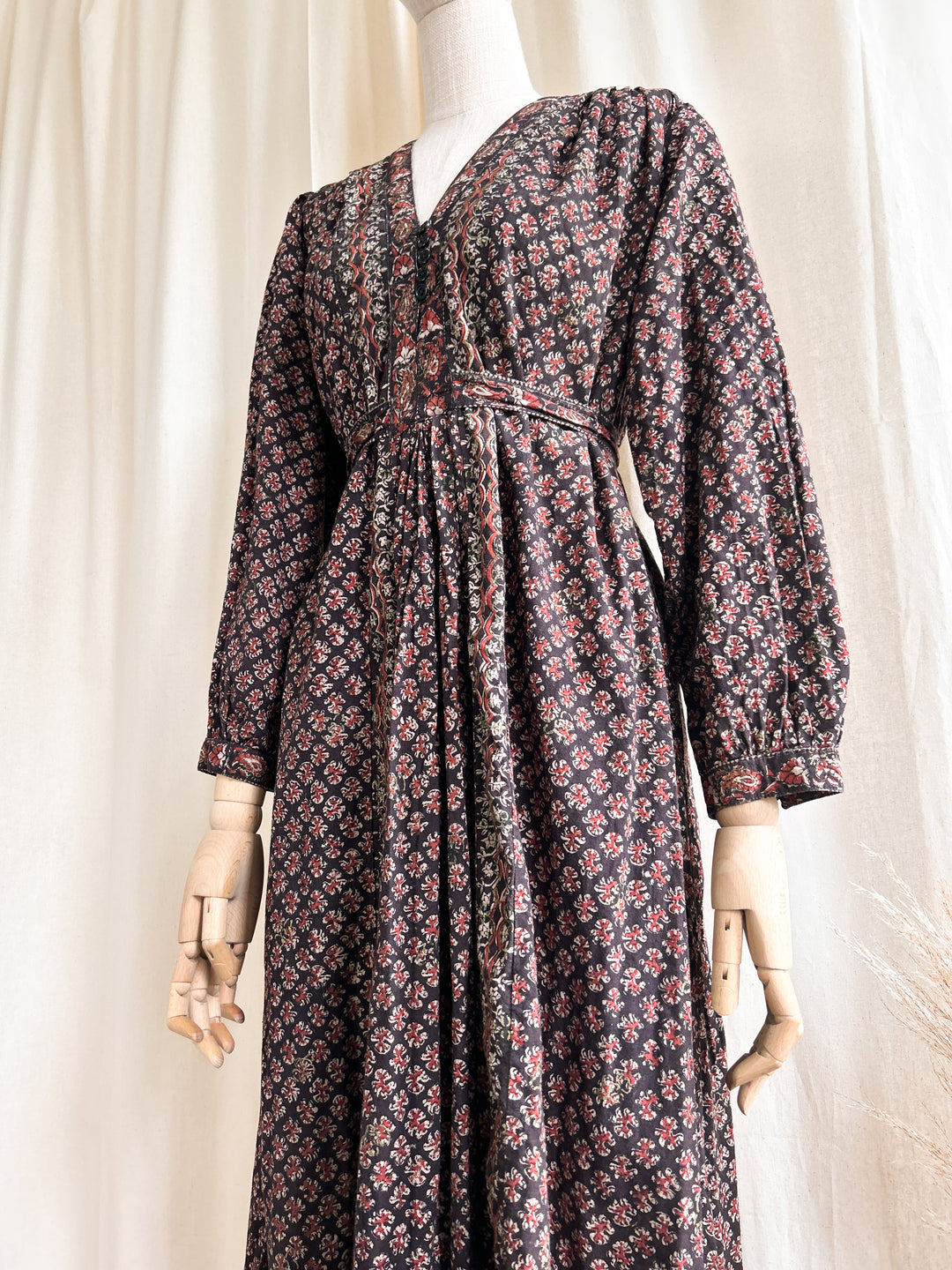 Dreamy Rare 1970s Block Print Interlinks Maxi Dress