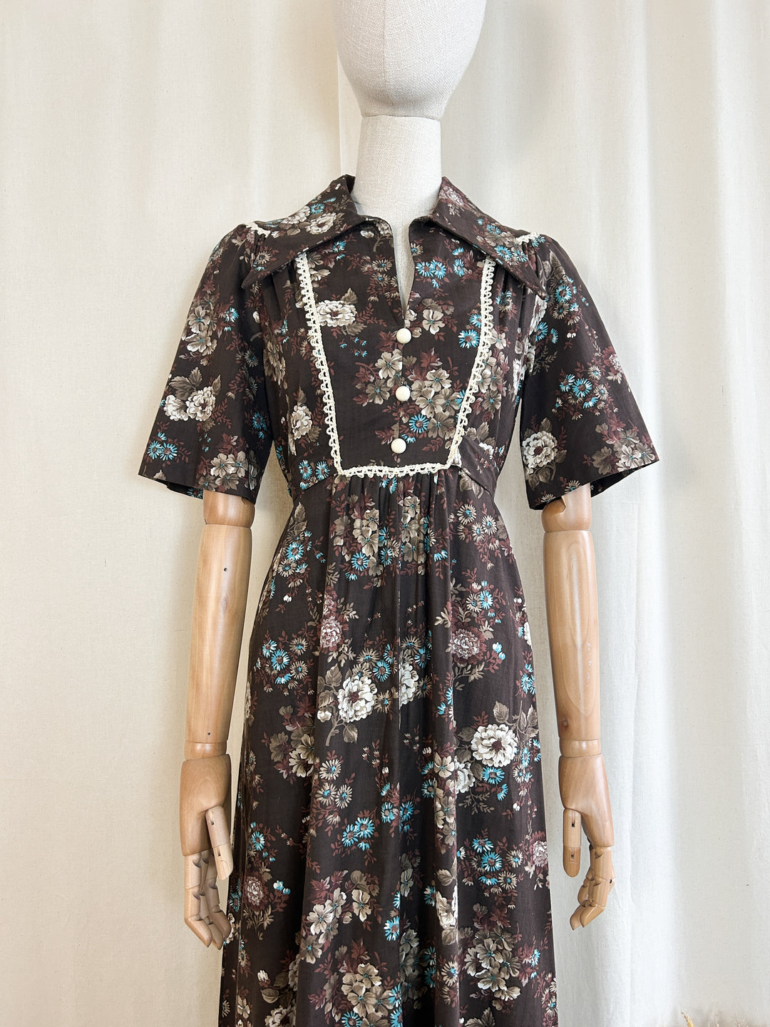 Gorgeous 70s Floral Cotton Dagger Collar Prairie Maxi Dress