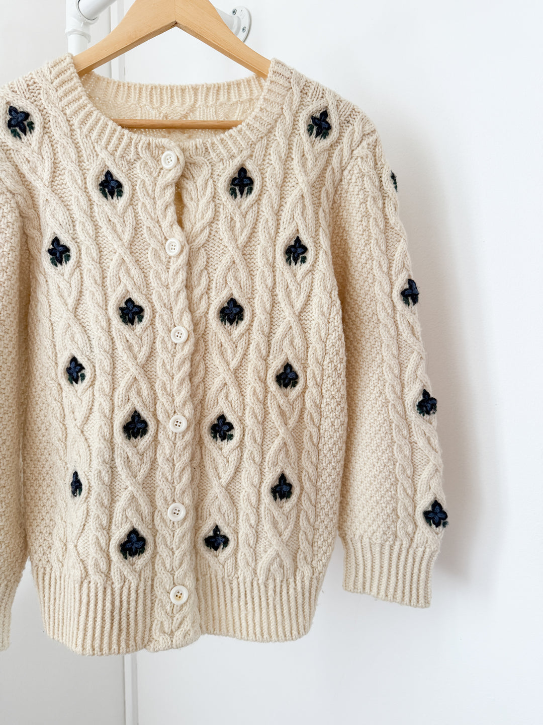 Gorgeous 1970s Heavy Wool Floral Detailed Cardigan