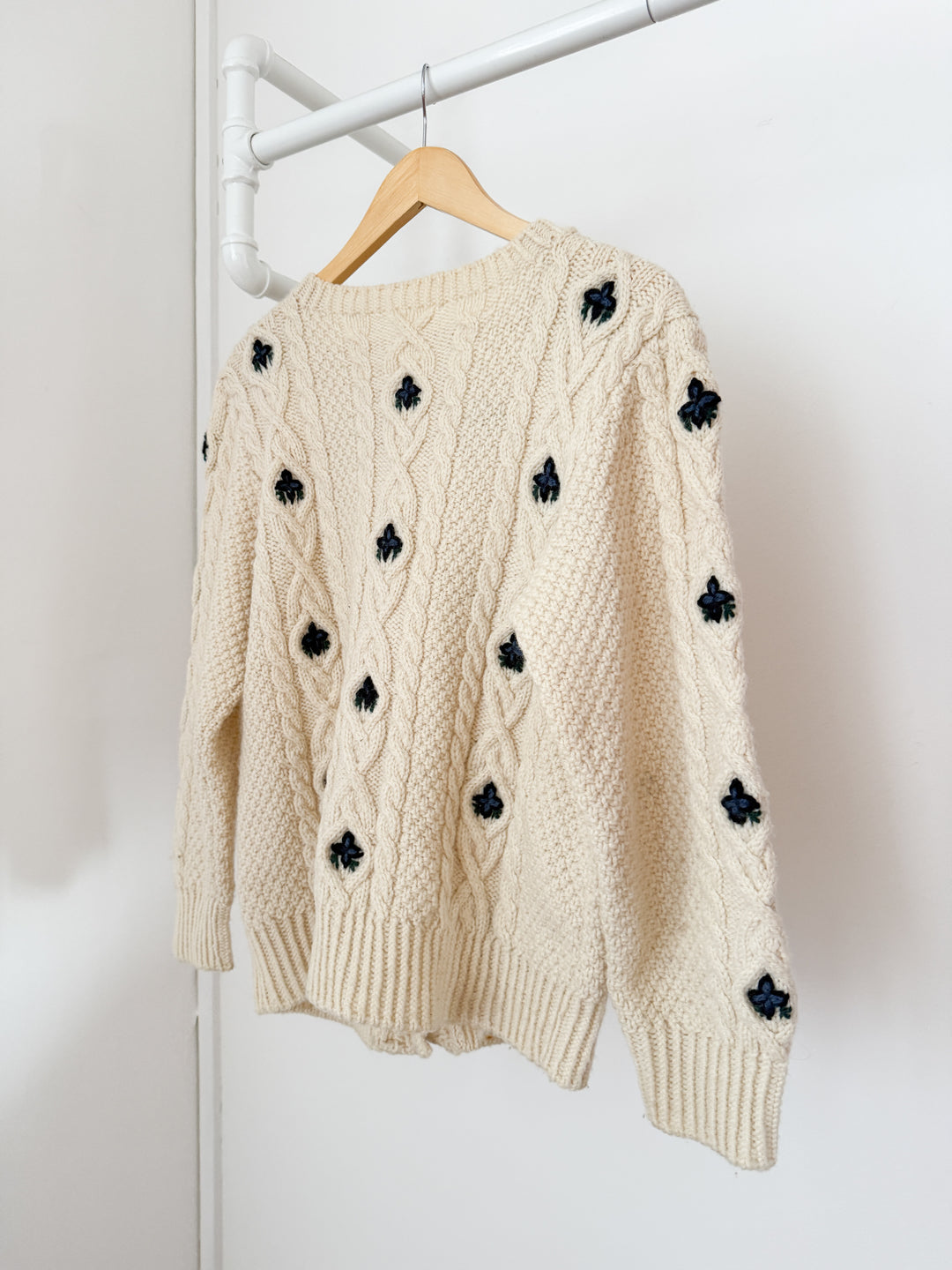 Gorgeous 1970s Heavy Wool Floral Detailed Cardigan
