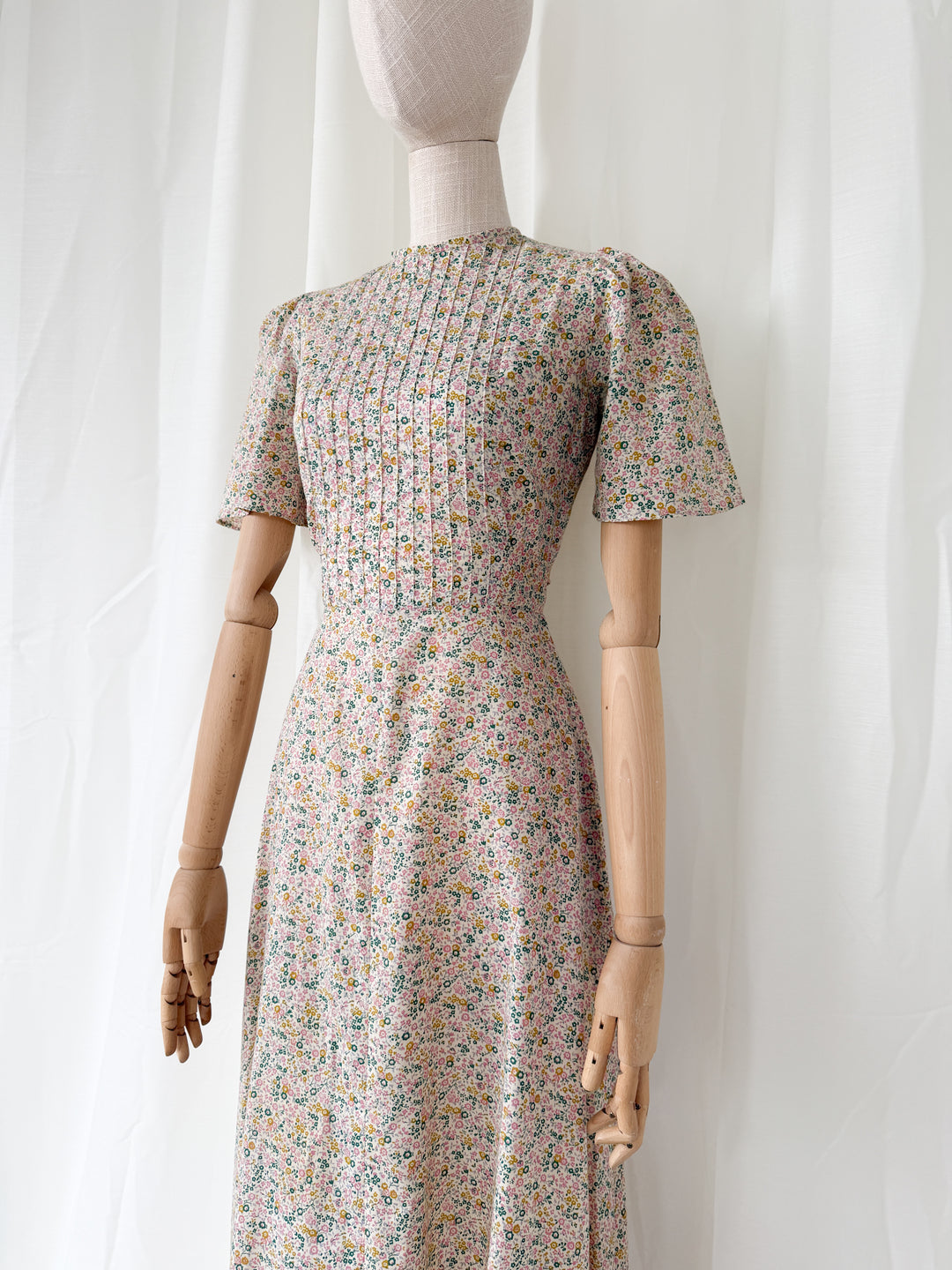 Adorable Rare 70s Earlybird Floral Cotton Maxi Dress