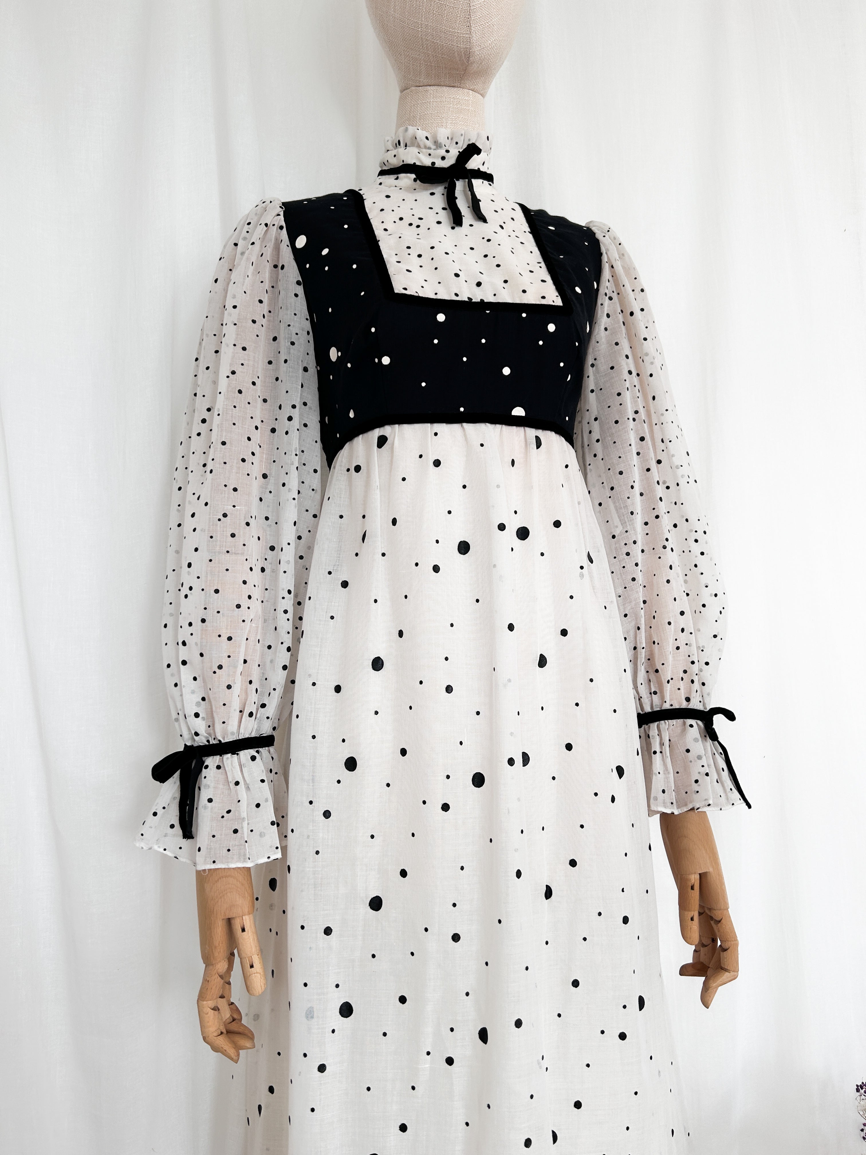 Polka dot midi prairie dress 2025