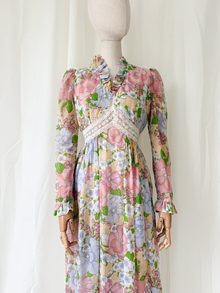 Beautiful Light Cotton Broadscale Floral 70s Act I Maxi Dress