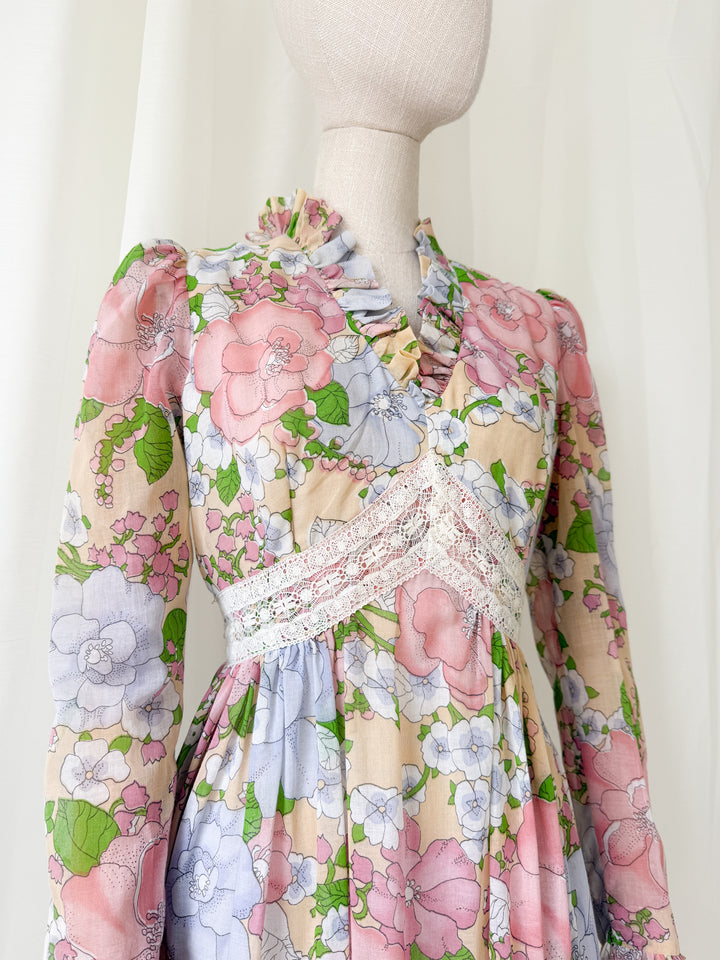 Beautiful Light Cotton Broadscale Floral 70s Act I Maxi Dress