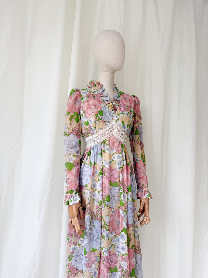 Beautiful Light Cotton Broadscale Floral 70s Act I Maxi Dress