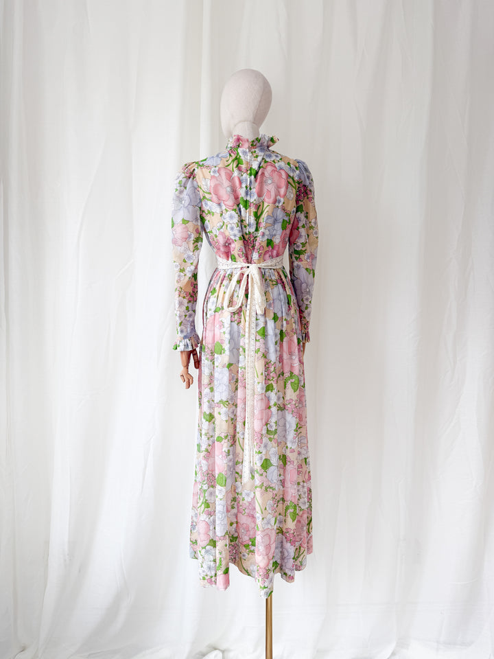 Beautiful Light Cotton Broadscale Floral 70s Act I Maxi Dress
