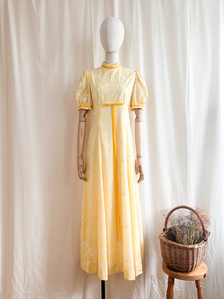 The Yellow Daisy ~ delightful 1970s cotton gingham prairie dress