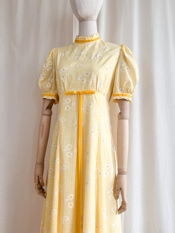 The Yellow Daisy ~ delightful 1970s cotton gingham prairie dress