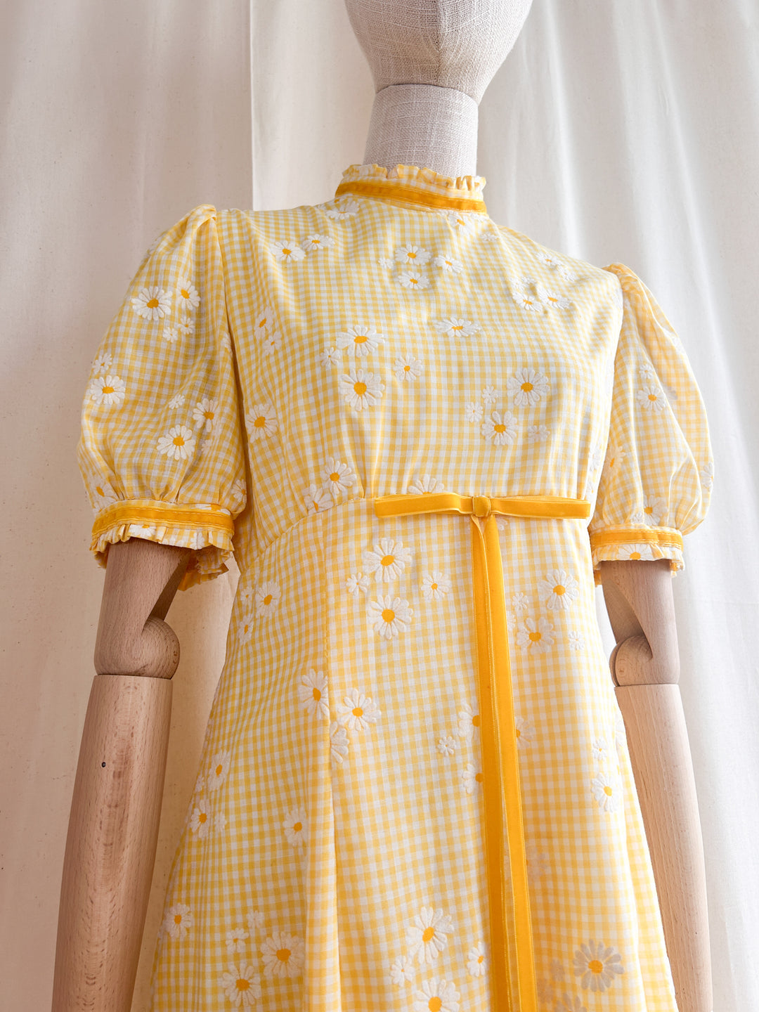 The Yellow Daisy ~ delightful 1970s cotton gingham prairie dress