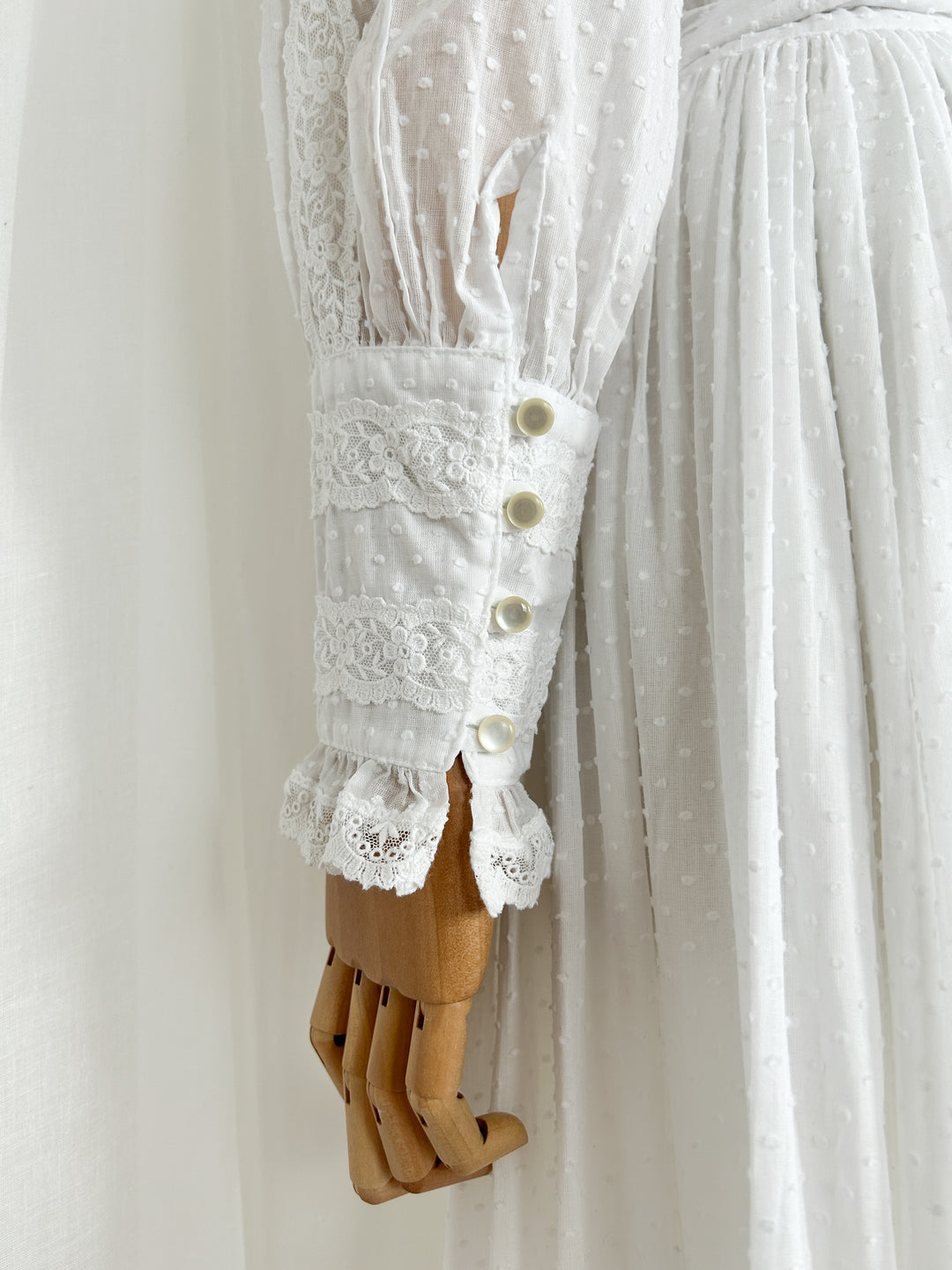 RARE LATE 1970S LAURA ASHLEY COTTON VOILE WEDDING GOWN – The Pansy Garden RARE LATE 1970S LAURA ASHLEY COTTON VOILE WEDDING GOWN – The Pansy Garden