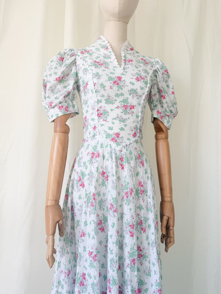 Beautiful Divine 70s Seersucker Cotton Floral Maxi Dress