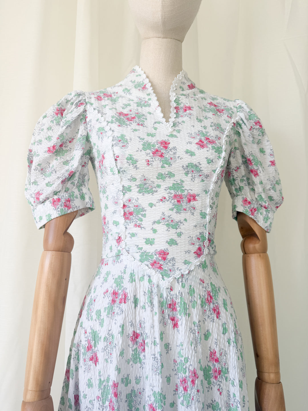 Beautiful Divine 70s Seersucker Cotton Floral Maxi Dress