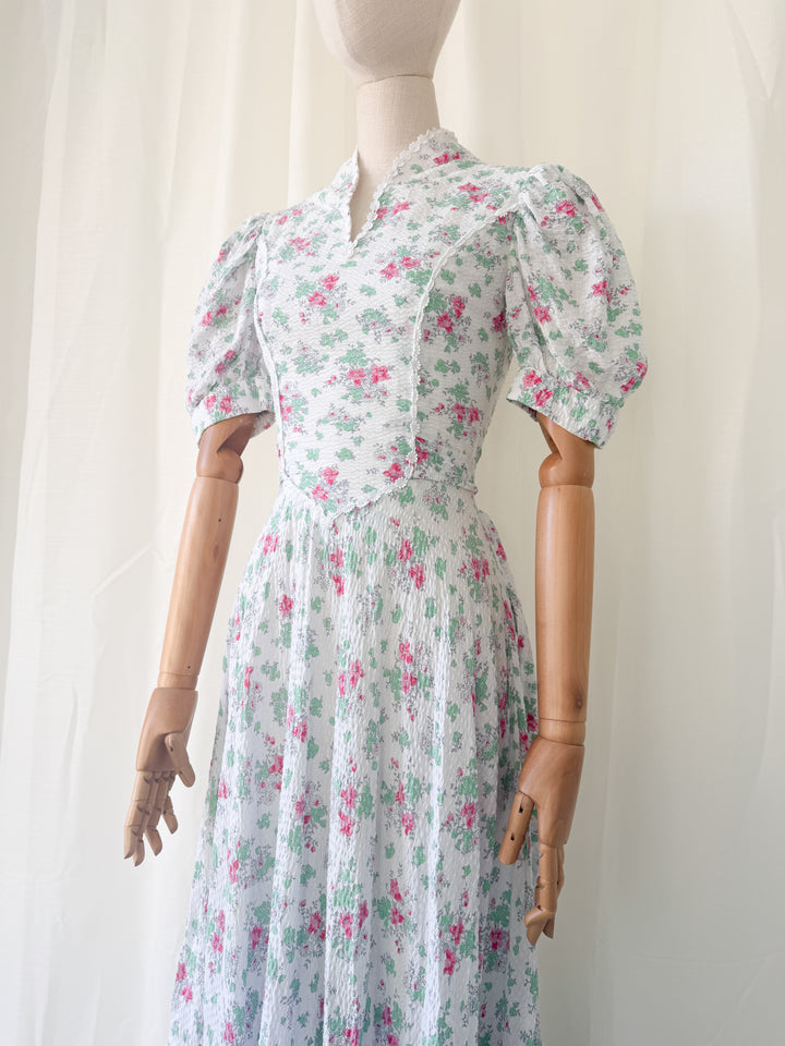 Beautiful Divine 70s Seersucker Cotton Floral Maxi Dress