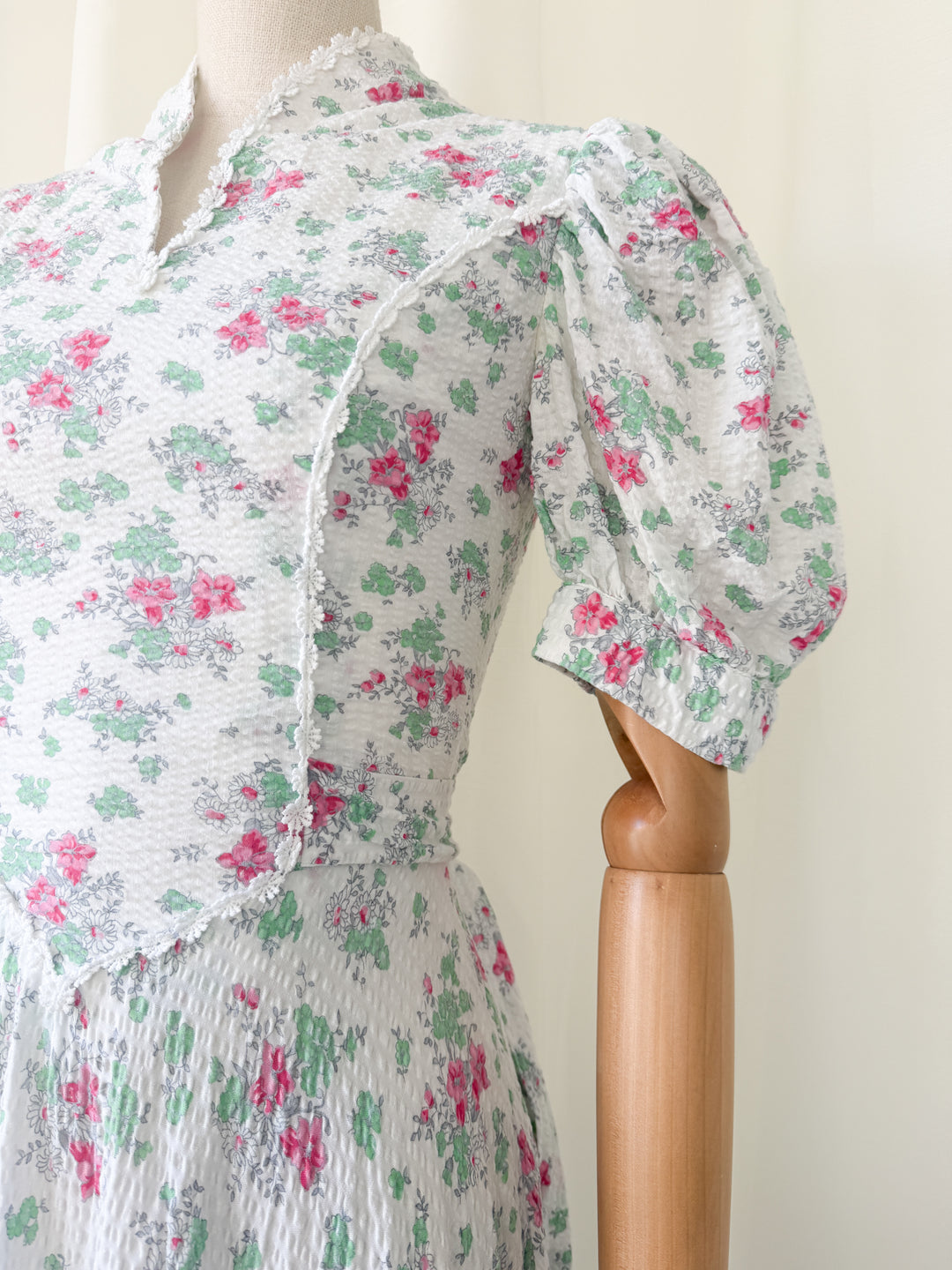 Beautiful Divine 70s Seersucker Cotton Floral Maxi Dress