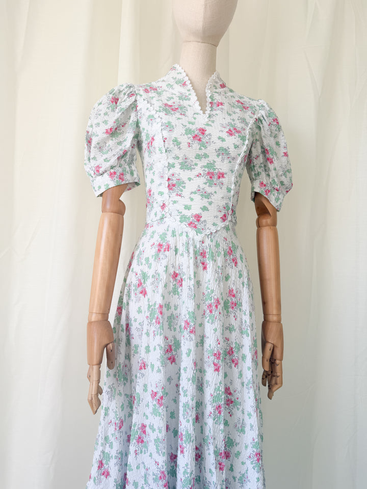 Beautiful Divine 70s Seersucker Cotton Floral Maxi Dress