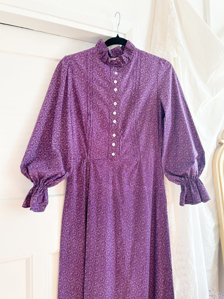 GORGEOUS PURPLE 1970S COTTON PRAIRIE DRESS BY ETAM