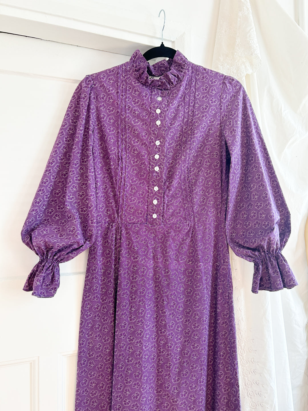 GORGEOUS PURPLE 1970S COTTON PRAIRIE DRESS BY ETAM