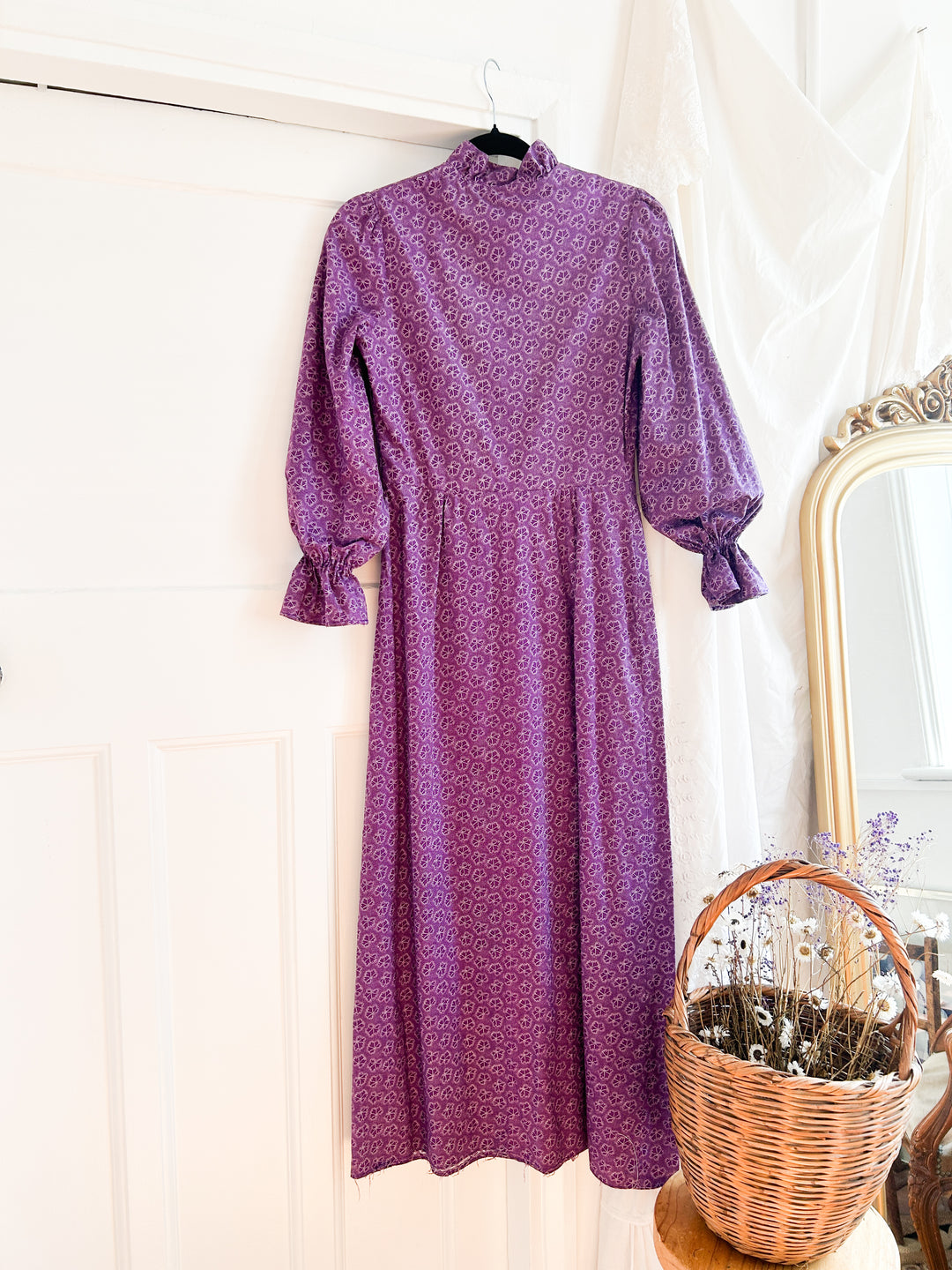 GORGEOUS PURPLE 1970S COTTON PRAIRIE DRESS BY ETAM