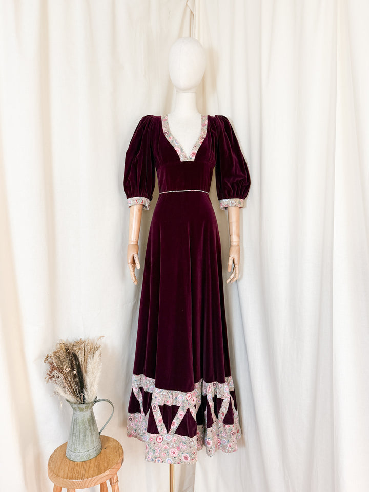Breathtaking Precious Holy Grail Rare 1970s Valerie Goad Velvet Maxi Dress