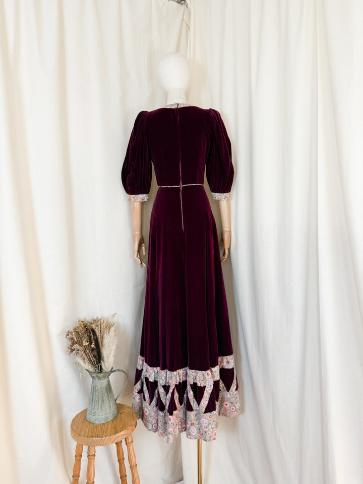 Breathtaking Precious Holy Grail Rare 1970s Valerie Goad Velvet Maxi Dress