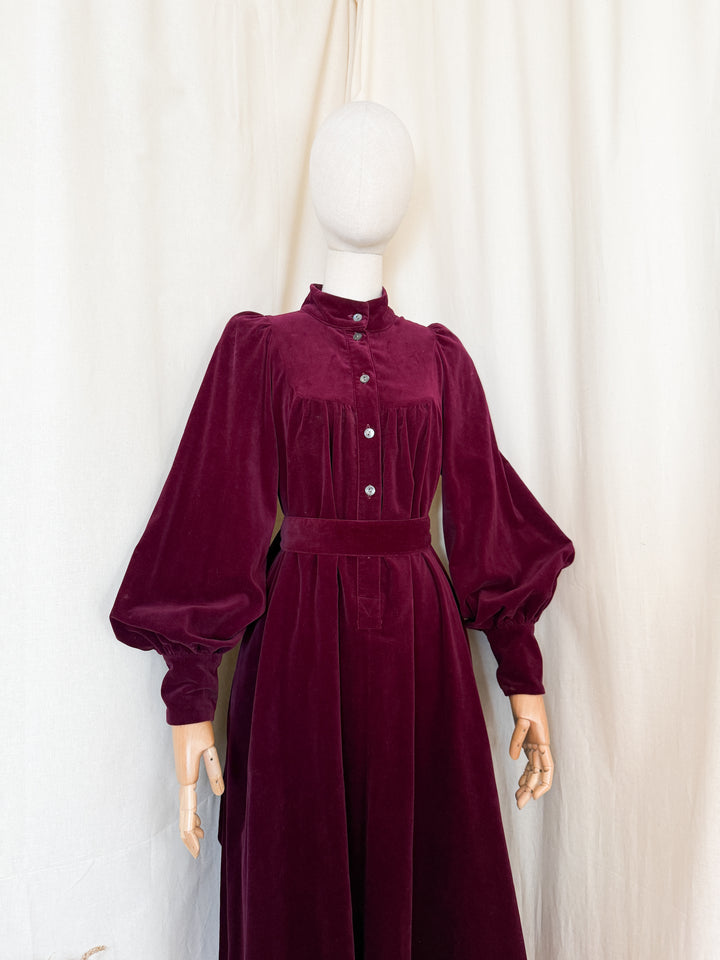 Precious Holy Grail Rare 70s Laura Ashley Velvet Smock Dress