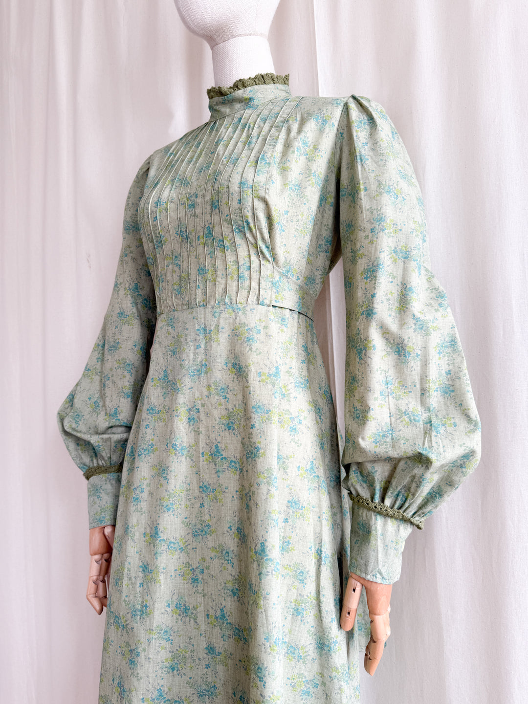 Beautiful Rare 70s Green Soft Cotton Maxi Dress by Zanie
