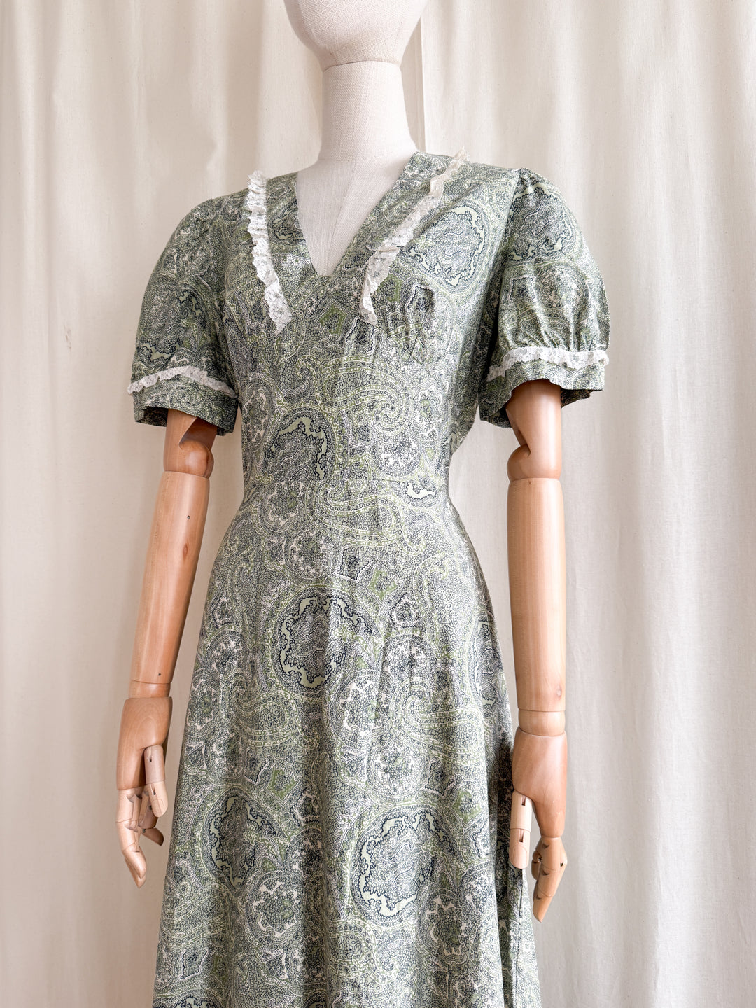 Stunning 70s Soft Green Paisley Print Cotton Maxi Dress